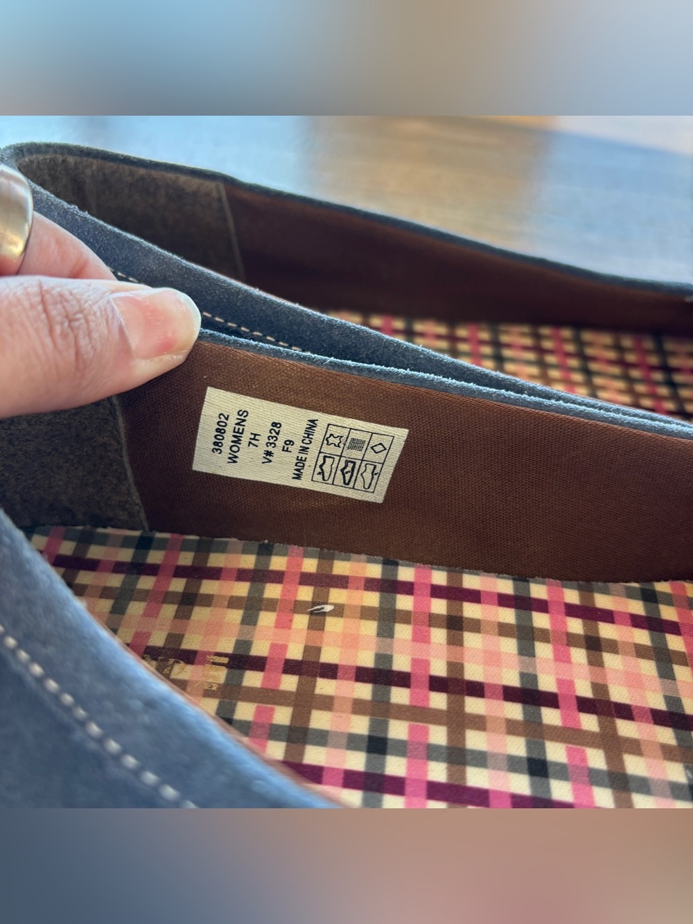 Lands End Women’s Suede Moccasins, Size 7 - Picture 9 of 10